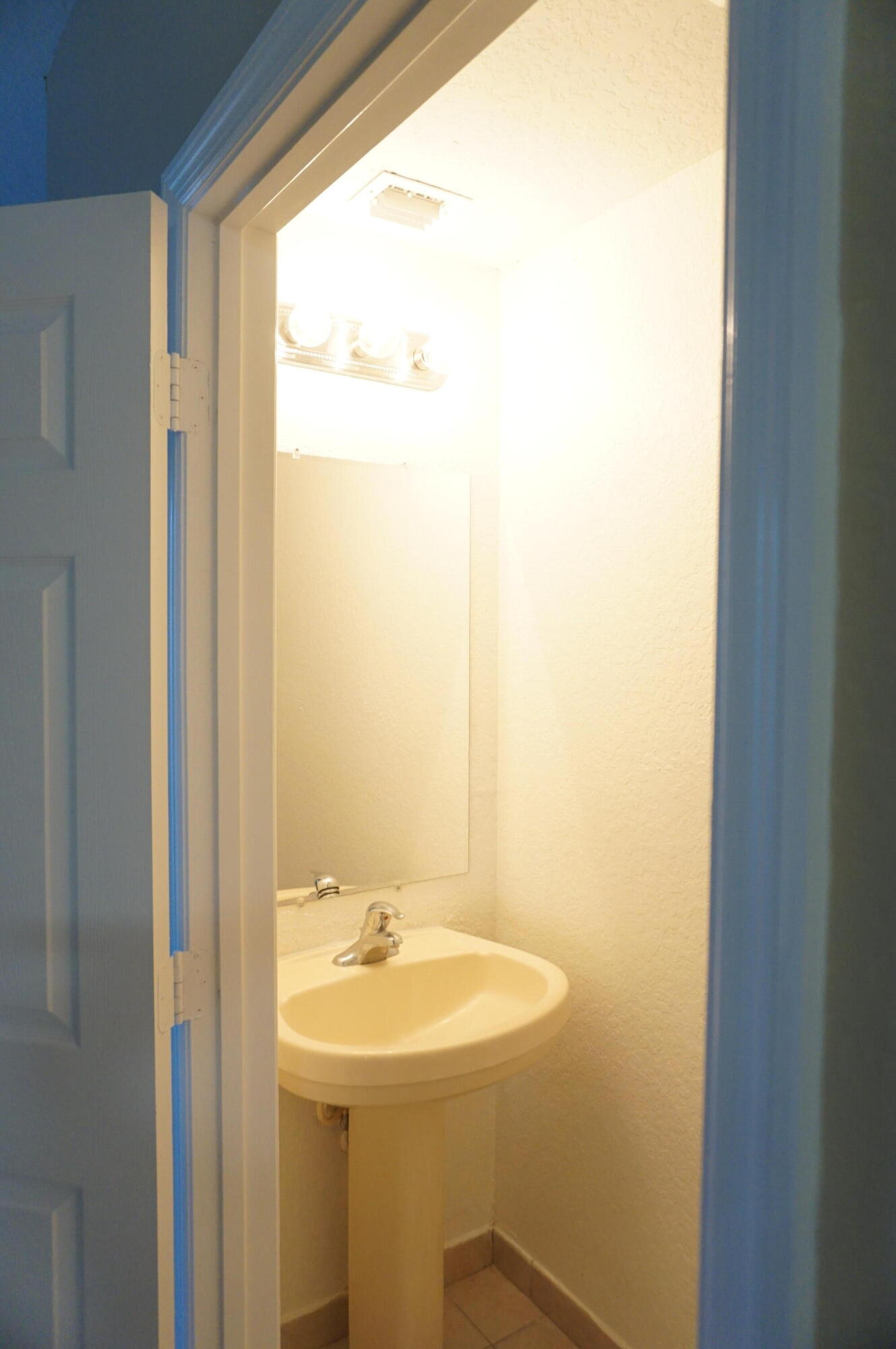 3544 Oleander Terrace Riviera Beach, FL 33404 - Photo 7 of 26 DSC06675