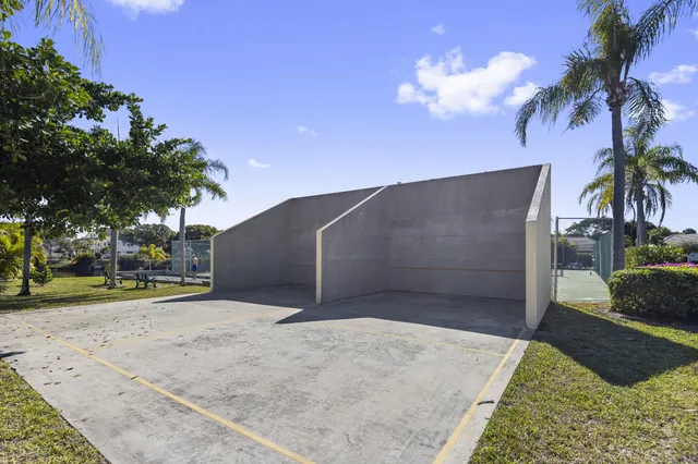 $749,000 | 1127 East Seminole Avenue, Unit 24B, Jupiter, FL 33477