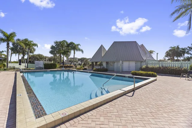 $749,000 | 1127 East Seminole Avenue, Unit 24B, Jupiter, FL 33477
