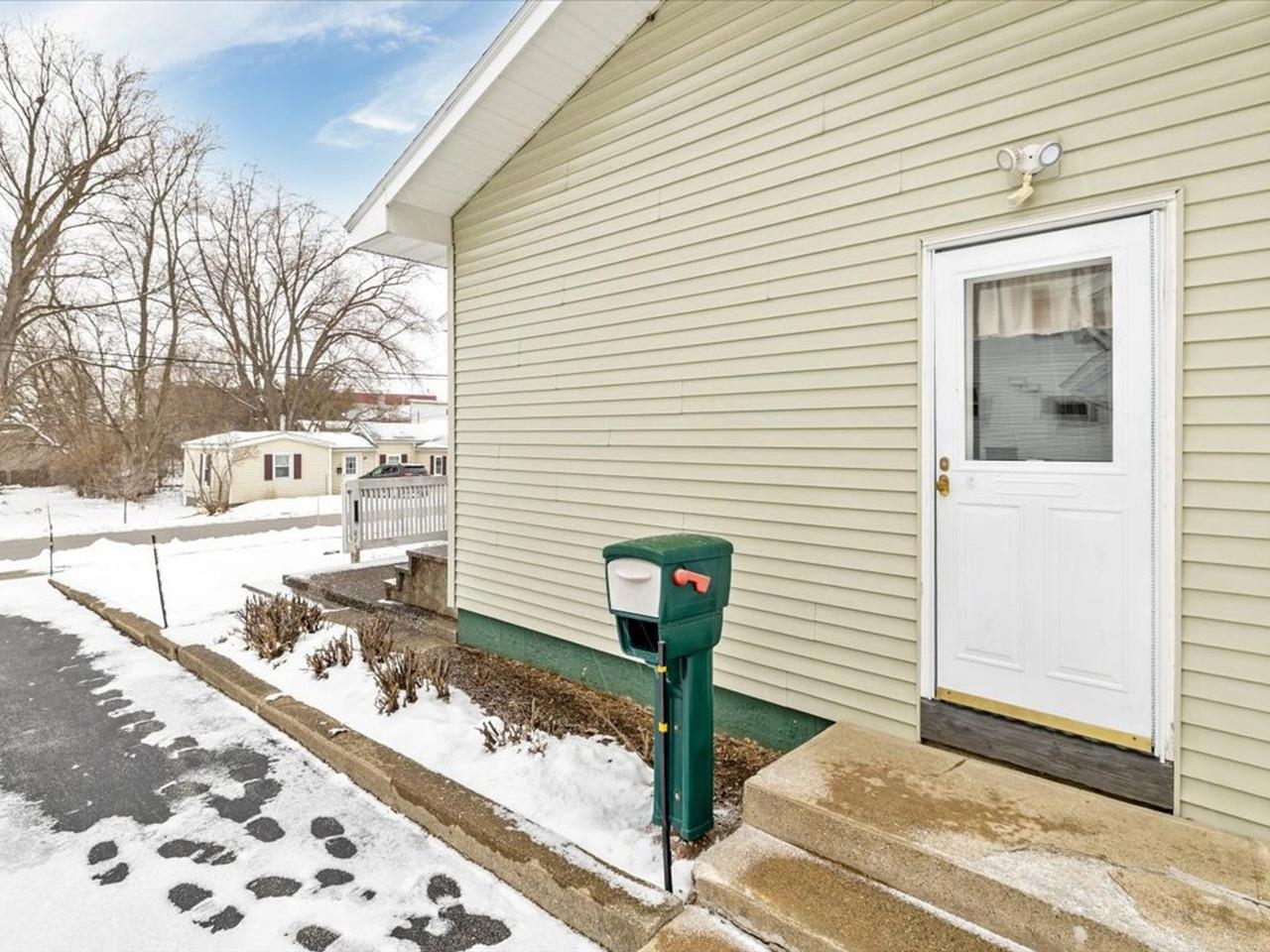 7 Sawyer Street St. Albans, VT 05478 - Photo 40 of 48