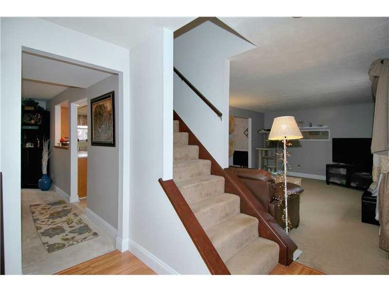 1209 Hazlett Road Pittsburgh, PA 15237 - Photo 4 of 21 Entry/Foyer.