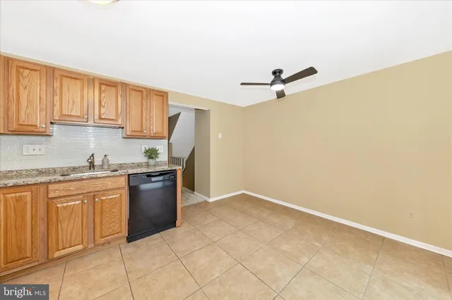 $350,000 | 20559 Strath Haven Drive, Gaithersburg, MD 20886