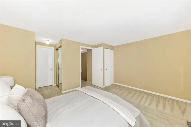 $350,000 | 20559 Strath Haven Drive, Gaithersburg, MD 20886