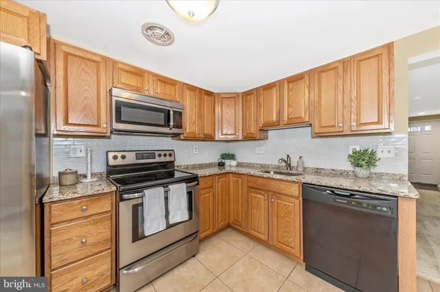 $350,000 | 20559 Strath Haven Drive, Gaithersburg, MD 20886