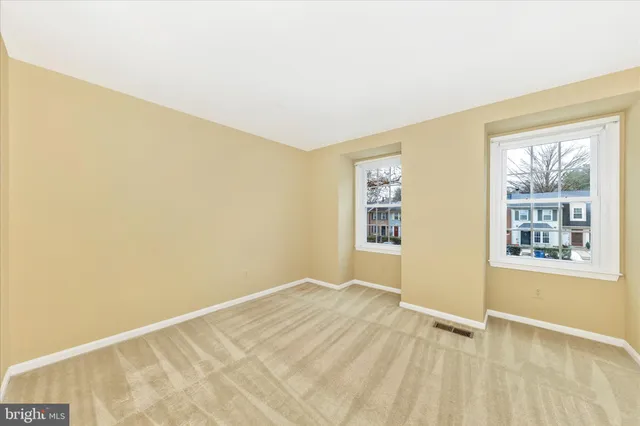 $350,000 | 20559 Strath Haven Drive, Gaithersburg, MD 20886