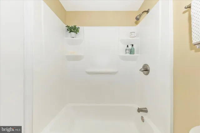 $350,000 | 20559 Strath Haven Drive, Gaithersburg, MD 20886