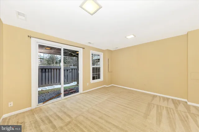 $350,000 | 20559 Strath Haven Drive, Gaithersburg, MD 20886