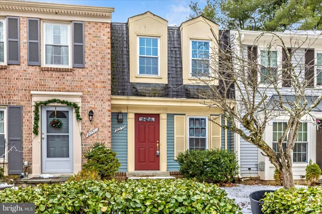 $350,000 | 20559 Strath Haven Drive, Gaithersburg, MD 20886