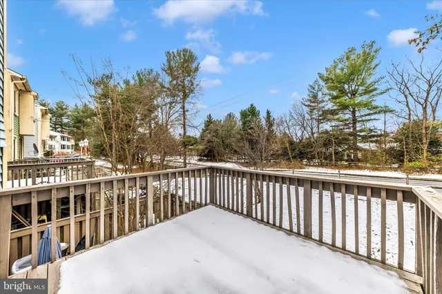 $350,000 | 20559 Strath Haven Drive, Gaithersburg, MD 20886