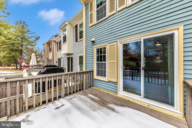 $350,000 | 20559 Strath Haven Drive, Gaithersburg, MD 20886