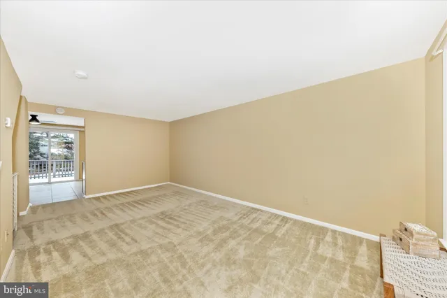 $350,000 | 20559 Strath Haven Drive, Gaithersburg, MD 20886