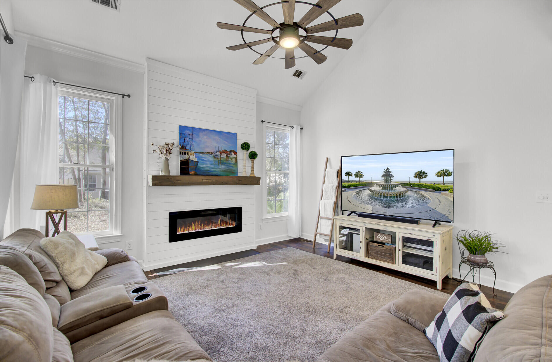 3111 Linksland Road Mount Pleasant, SC 29466 - Photo 8 of 51 Living Room