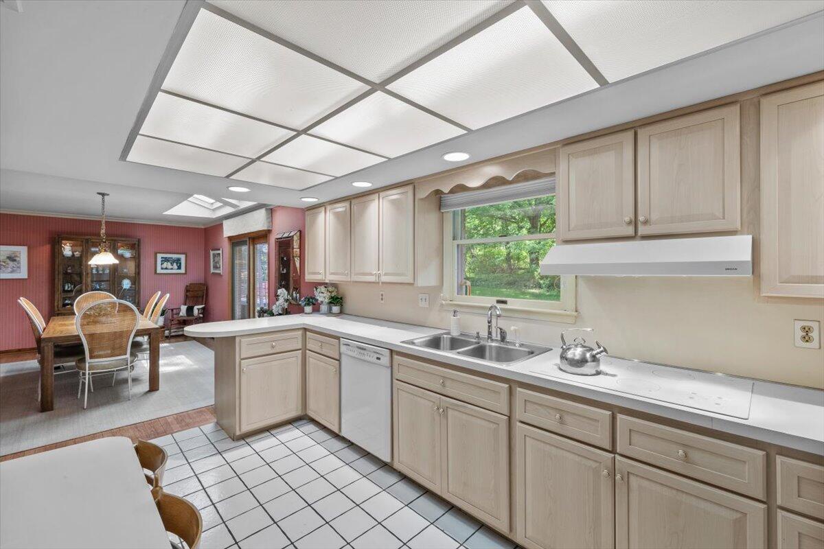 1682 Totts Gap Road Stroudsburg, PA 18360 - Photo 15 of 34 Kitchen