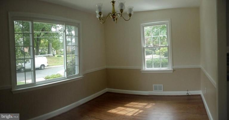 10310 Ridgemoor Drive Silver Spring, MD 20901 - Photo 3 of 6 Dining Room