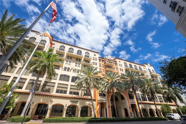 $719,000 | 55 Merrick Way, Unit 613, Coral Gables, FL 33134
