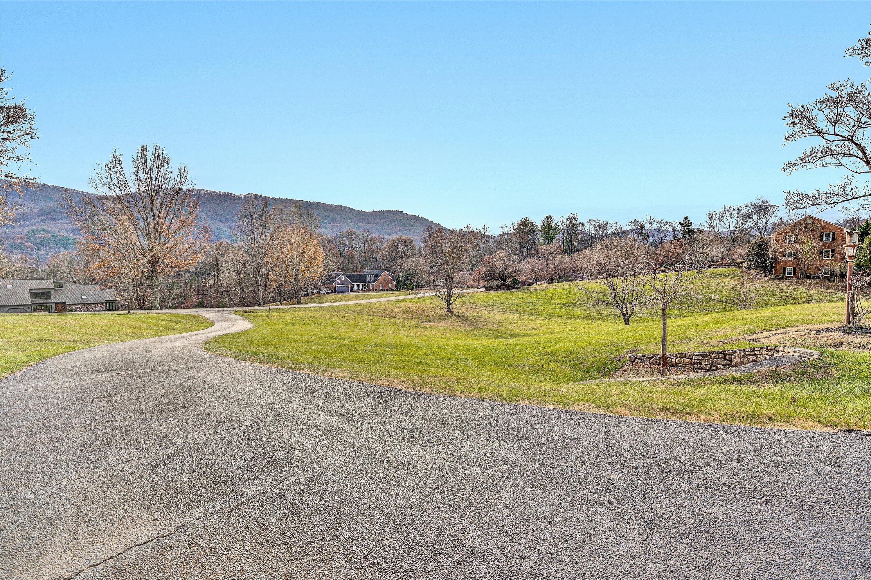 7151 Hollyberry Road Roanoke, VA 24018 - Photo 3 of 45 03-SGM-07450