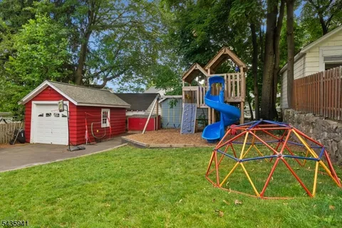 $899,000 | 14 Evergreen Place, Maplewood, NJ 07040