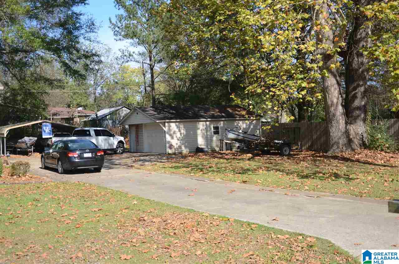 220 Gwin Avenue Bessemer, AL 35023 - Photo 3 of 24