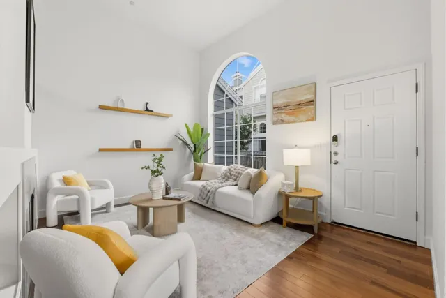 $1,299,000 | 7 Chart Lane, Redwood City, CA 94065