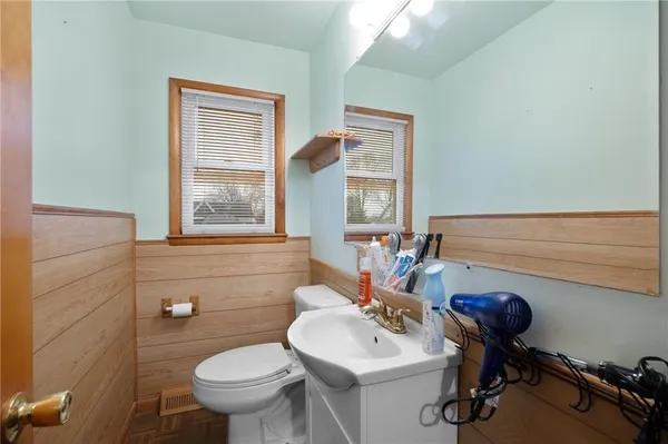 $299,500 | 2008 East 15th Street, Sedalia, MO 65301