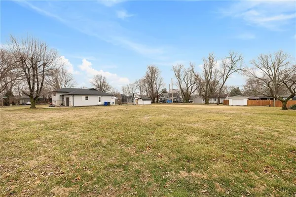 $299,500 | 2008 East 15th Street, Sedalia, MO 65301