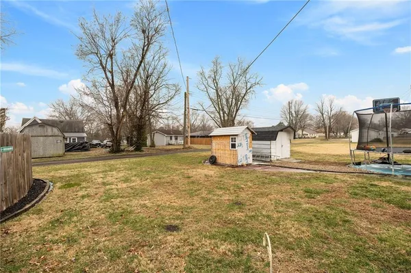 $299,500 | 2008 East 15th Street, Sedalia, MO 65301