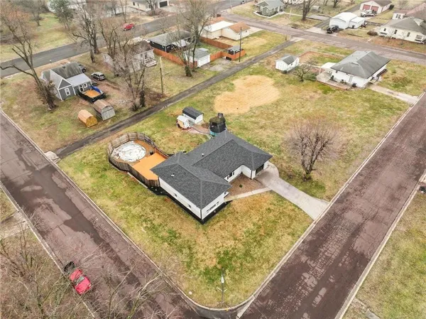 $299,500 | 2008 East 15th Street, Sedalia, MO 65301