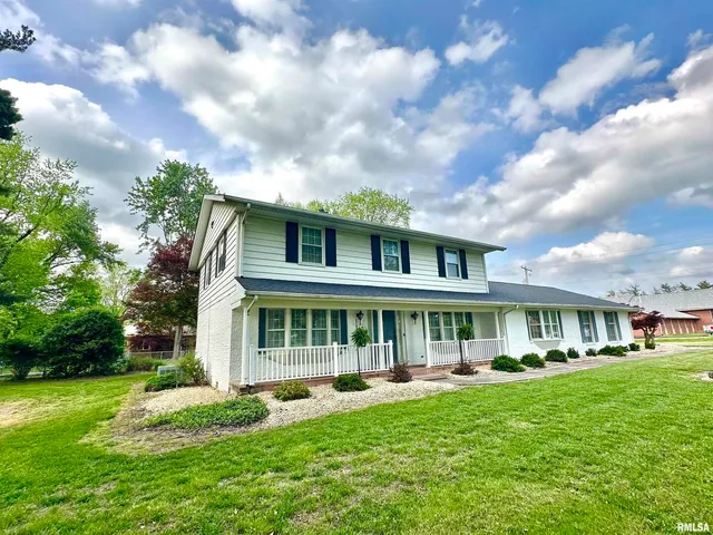 $217,900 | 1 Estate Drive, Centralia, IL 62801