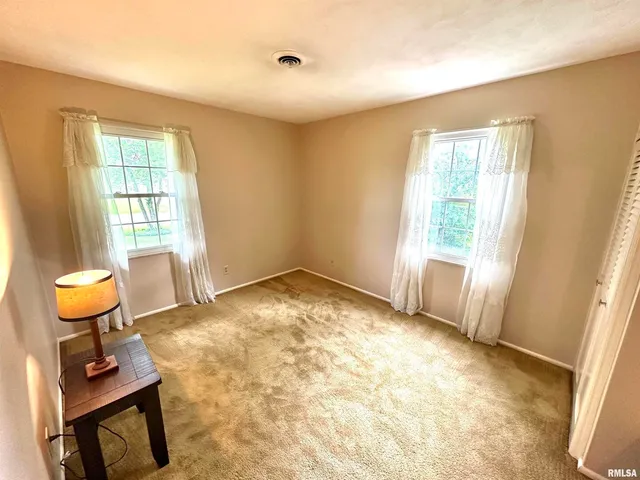 $217,900 | 1 Estate Drive, Centralia, IL 62801