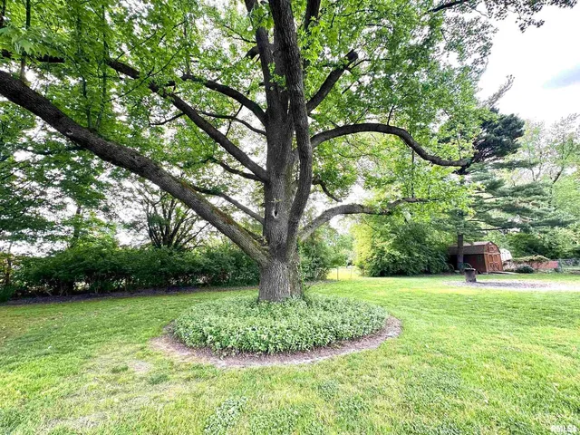 $217,900 | 1 Estate Drive, Centralia, IL 62801