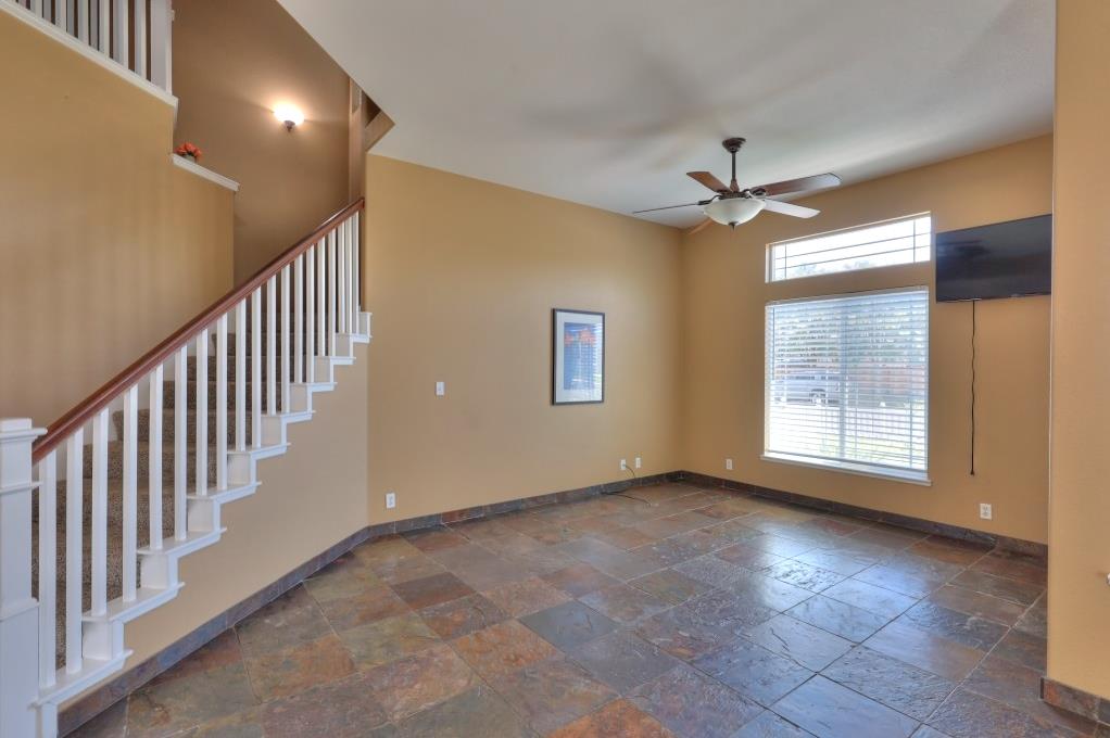 6801 Varni Way Hughson, CA 95326 - Photo 11 of 70