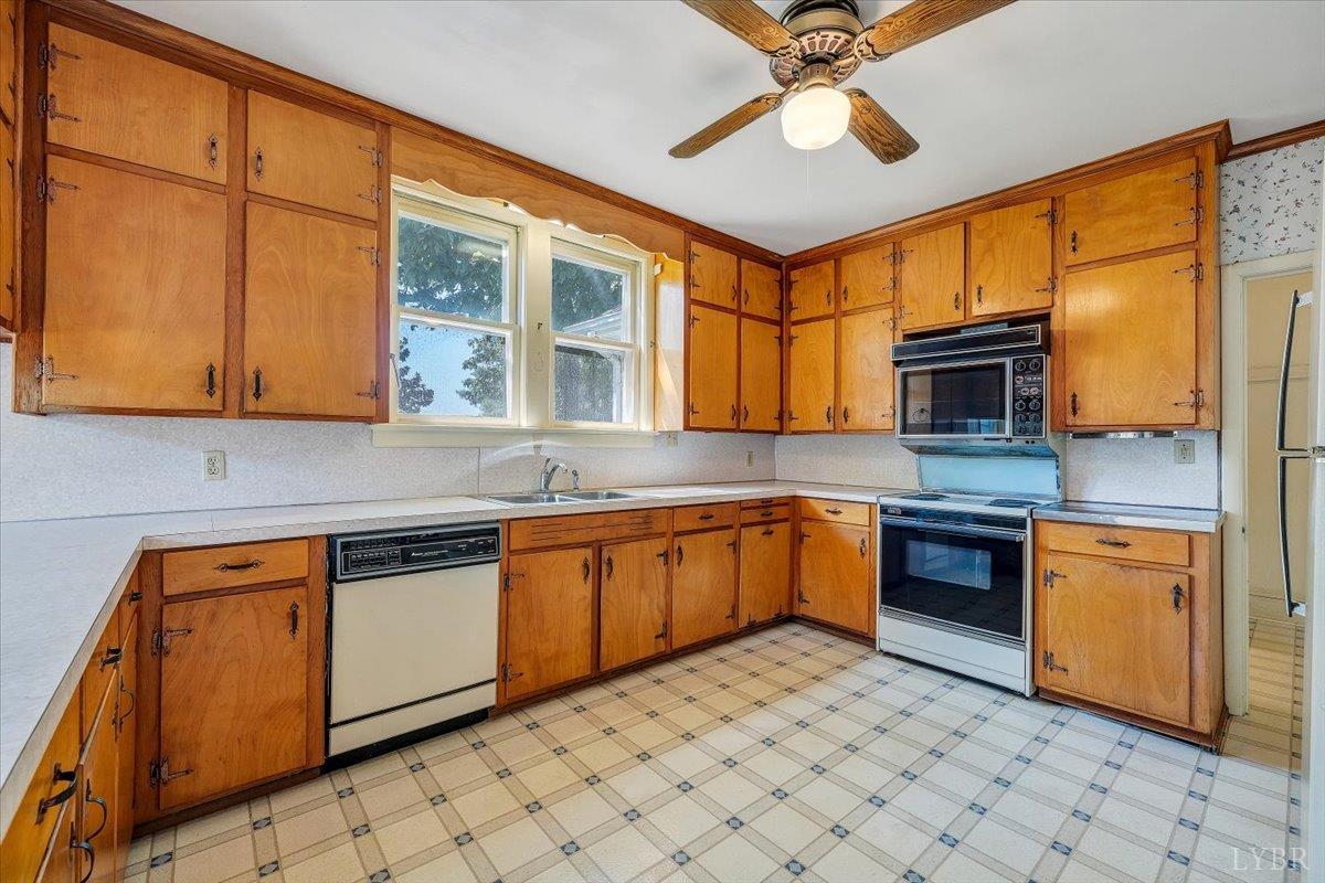 1426 Redfields Road Appomattox, VA 24522 - Photo 31 of 77 Gallery Image 31