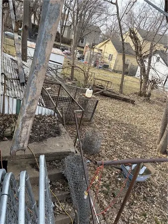 $8,000 | 619 Oak Street, Leavenworth, KS 66048