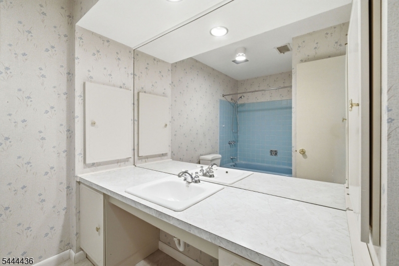 23 Sweetbriar Road Somerset, NJ 08873 - Photo 25 of 49