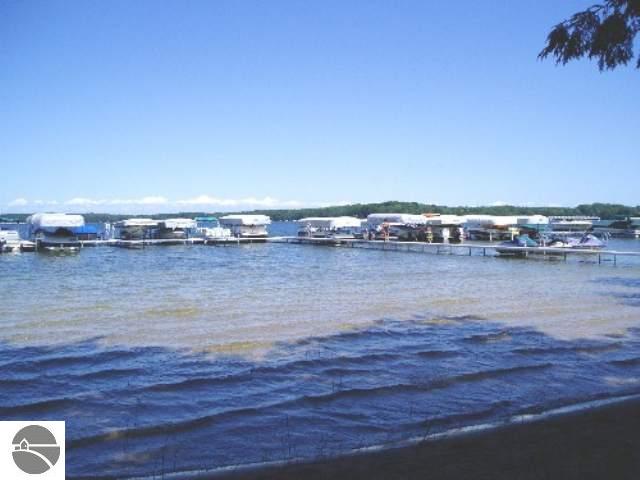 208 West Long Lake Road Traverse City, MI 49685 - Photo 4 of 6 1658817-3.JPG