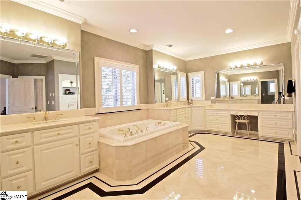 705 Sunpointe Court Seneca, SC 29672 - Photo 23 of 36 Gallery Image 23