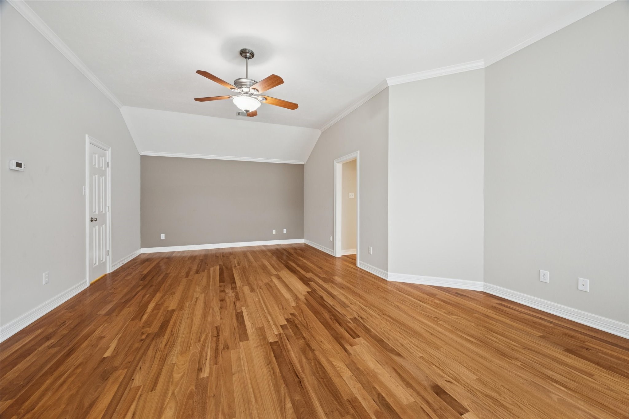 304 Scenic View Friendswood, TX 77546 - Photo 29 of 41 HUGE primary bedroom has PLENTY of room for large furniture and extra bay window sitting area overlooking the pool.