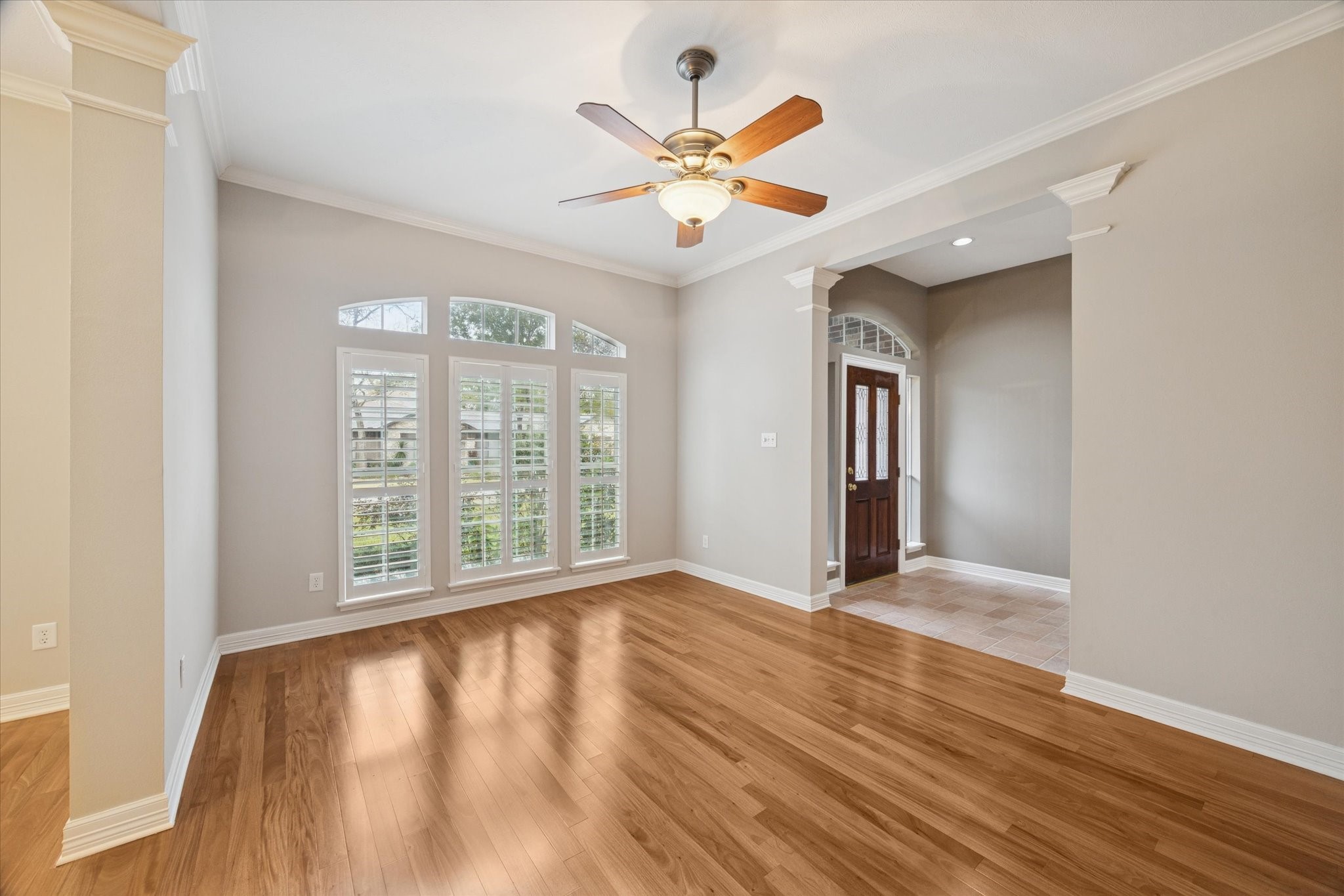 304 Scenic View Friendswood, TX 77546 - Photo 7 of 41 Formal Living Room is located to the right upon entering home.