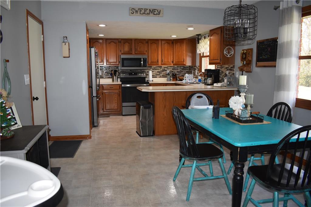 2264 Hedge Road Seymour, IN 47274 - Photo 13 of 28 Gallery Image 13