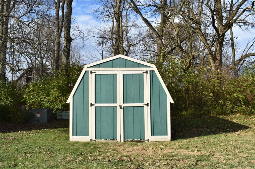 2264 Hedge Road Seymour, IN 47274 - Photo 4 of 28 Gallery Image 4