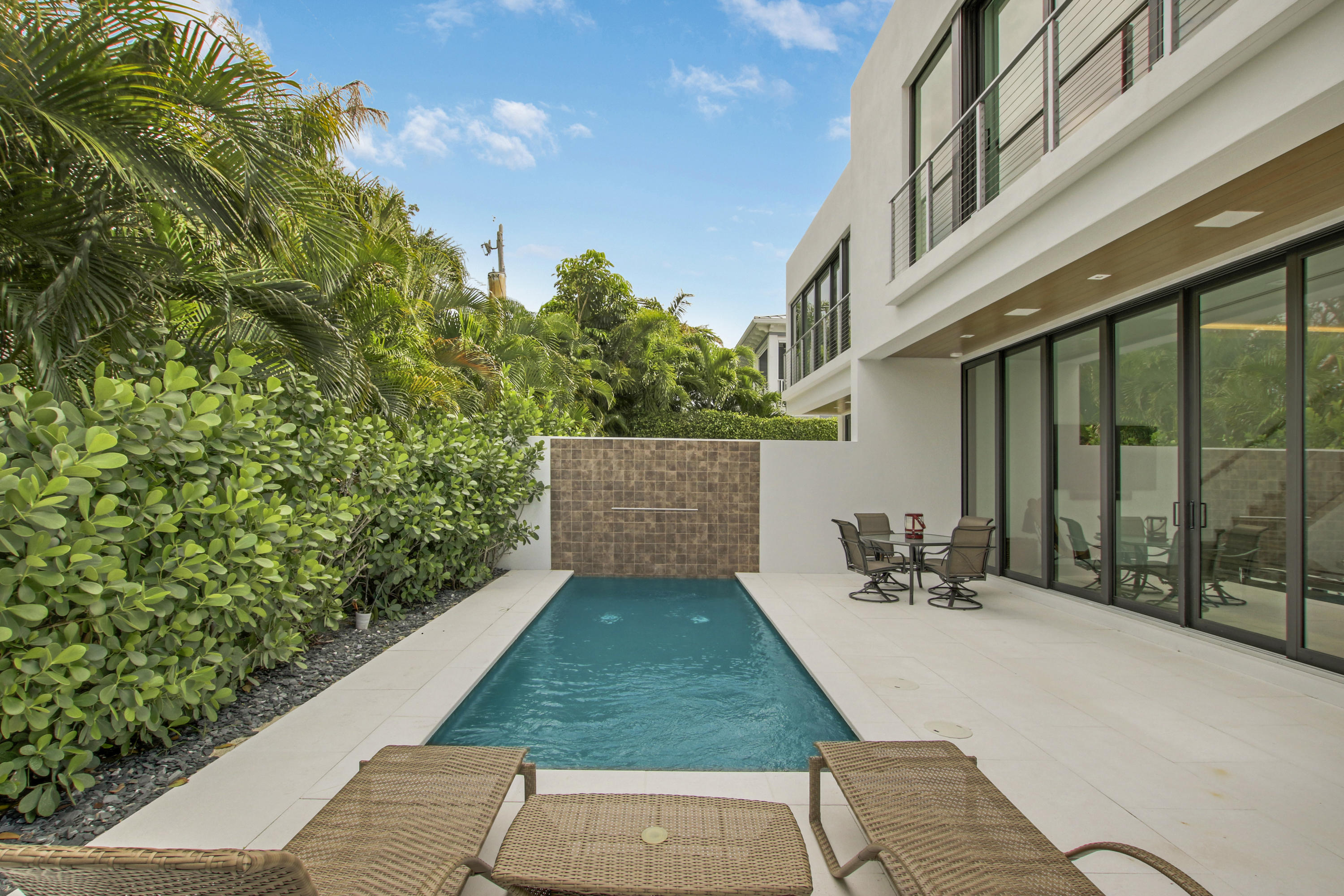 540 Northeast Wavecrest Way, Unit NORTH Boca Raton, FL 33432 - Photo 9 of 30 House 1-40