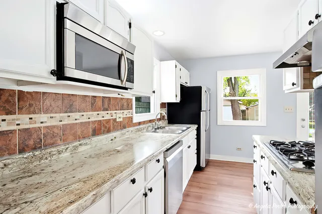 $268,900 | 433 East High Street, Mundelein, IL 60060