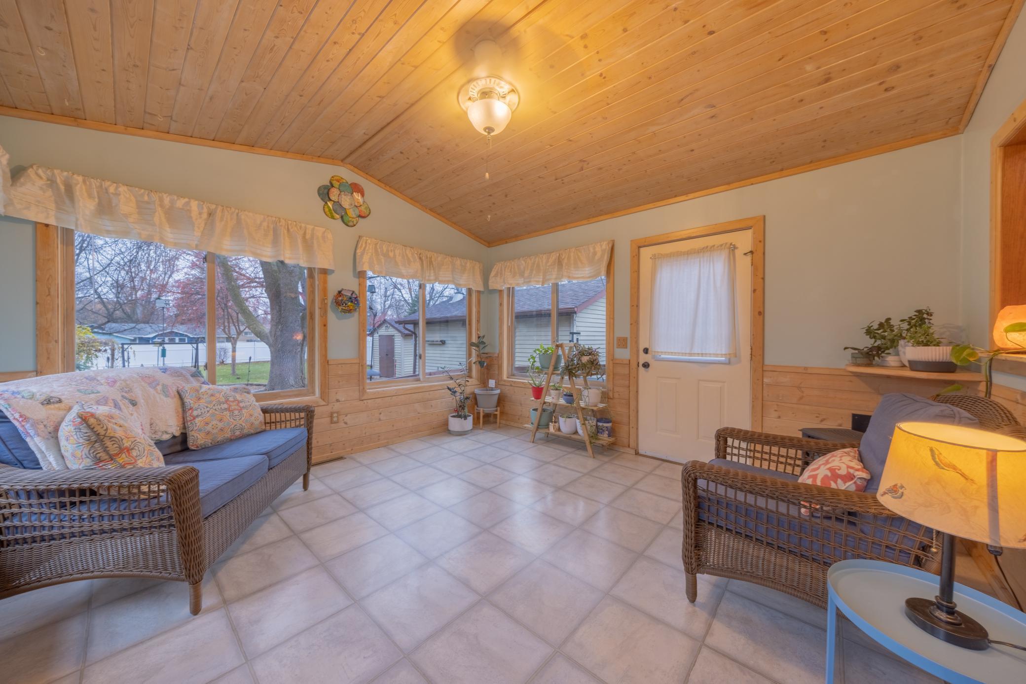 1318 6th Street Southwest Willmar, MN 56201 - Photo 5 of 32