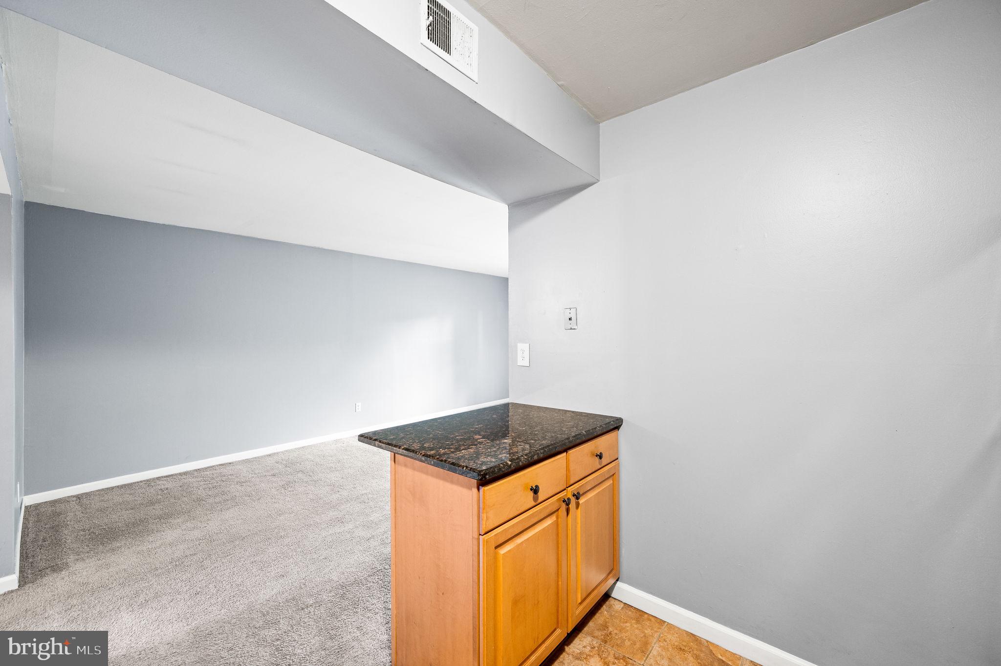 830 Putnam Boulevard, Unit B Wallingford, PA 19086 - Photo 8 of 14 a utility room with dryer and washer
