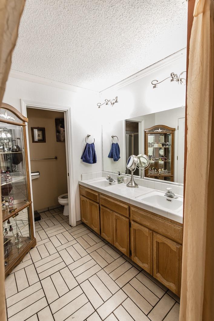 12473 West E Street Biola, CA 93606 - Photo 17 of 31