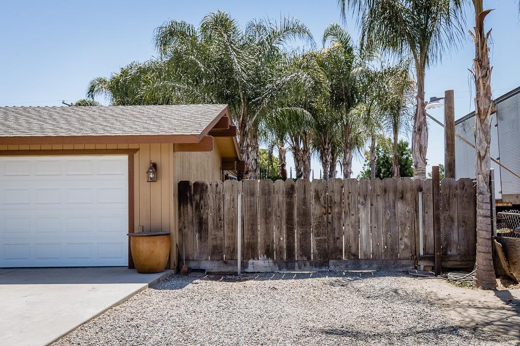 12473 West E Street Biola, CA 93606 - Photo 4 of 31