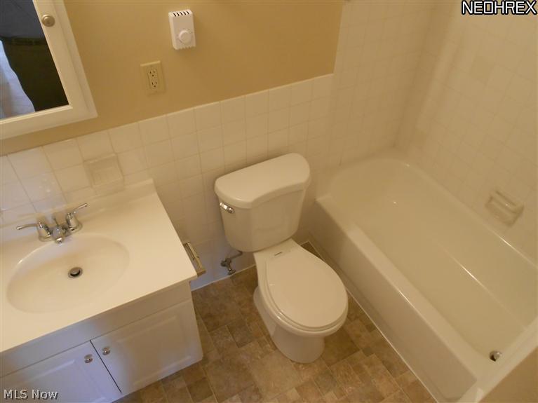 3068 Kent Road, Unit 402 Stow, OH 44224 - Photo 12 of 14