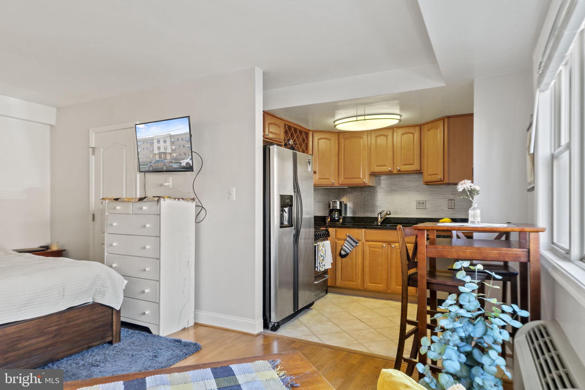 Living to kitchen