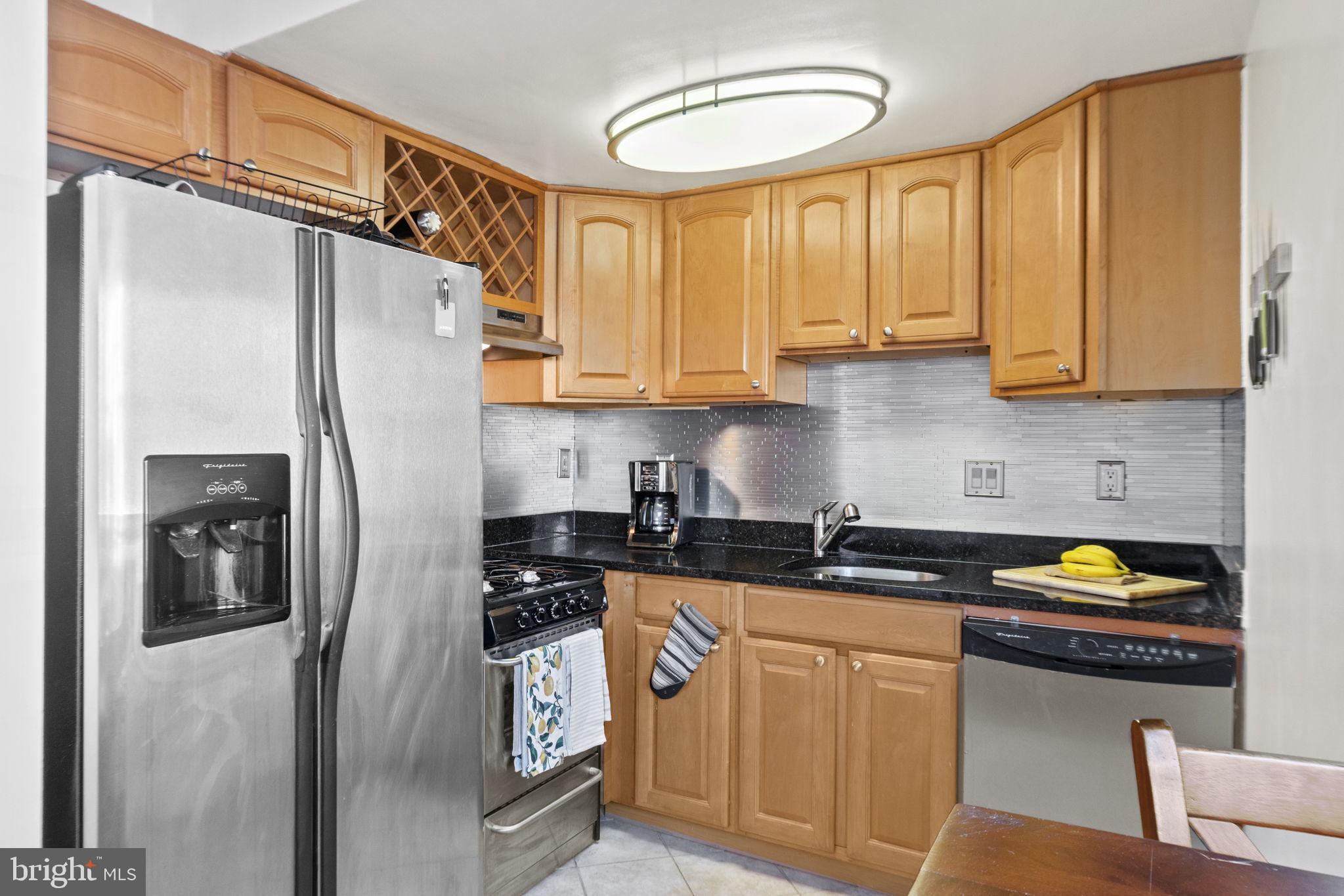 738 Longfellow Street Northwest, Unit 209 Washington, DC 20011 - Photo 7 of 21 Stainless appliances