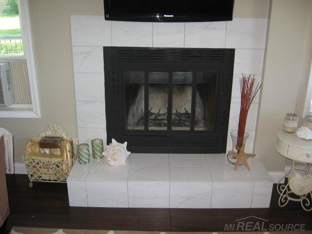 3932 Lakeshore Road Deckerville, MI 48427 - Photo 10 of 33 31251006-9.JPG